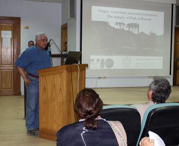 Dr. Hawass gives the welcome address at the German Archaeological Institute